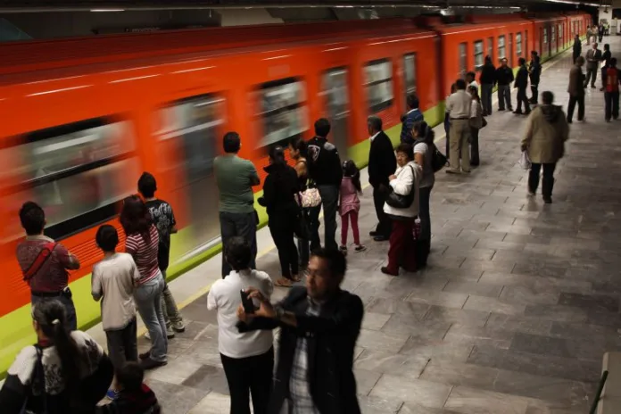 acoso-metro Leonas en Manada rechaza el anuncio de cero tolerancia de Rubalcava contra comerciantes del Metro CDMX y exige ser reconocidas como sujetas de derechos.