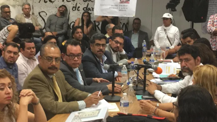 mesa-negociacion-autoridades-universitarias-sindicato
