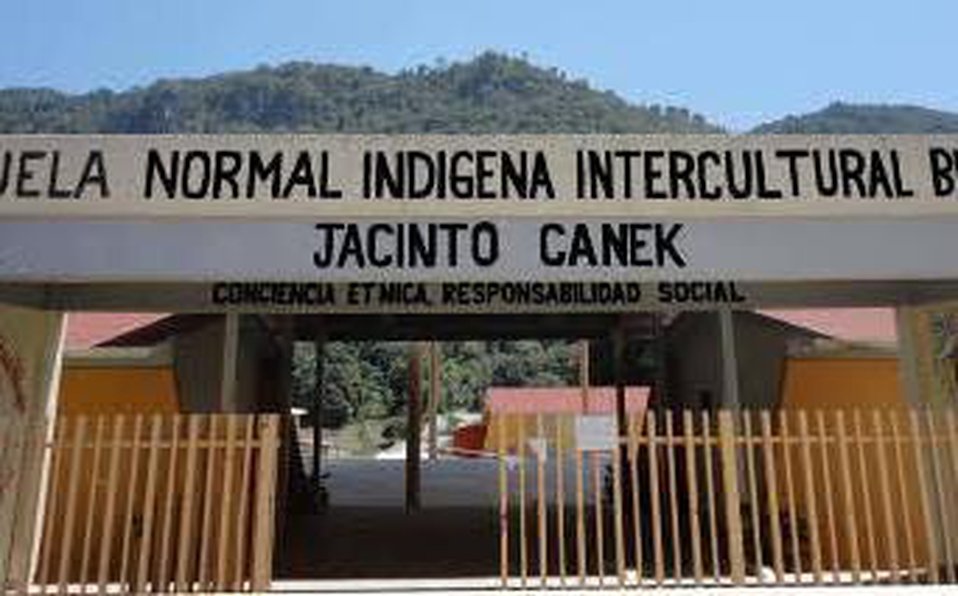 Acepta gobierno municipal de Zinacantán la reapertura de la normal Jacinto Canek