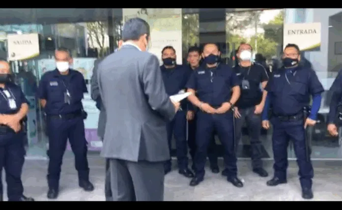 Agentes de seguridad de la Fiscalía de Puebla agreden a defensoras y familiares de Zyanya Estefania Agentes de seguridad de la Fiscalía de Puebla agreden a defensoras y familiares de Zyanya Estefania