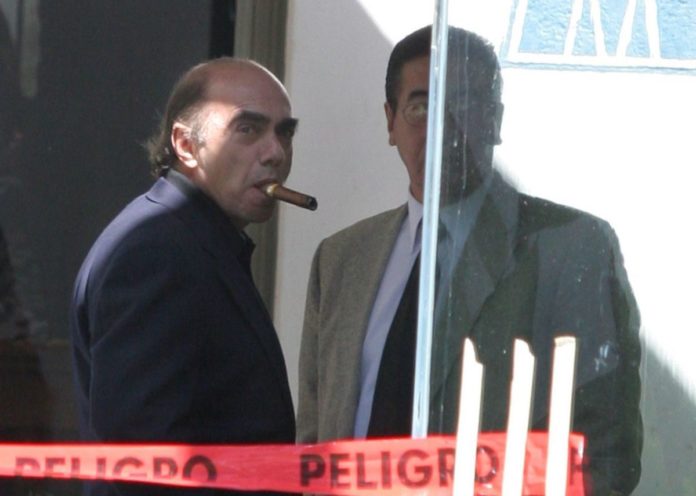 PUEBLA, PUEBLA., 14ENERO2008.- El empresario Kamel Nacif asistió nal funeral de las mujeres del voluntariado del DIF que fallecieron el día de ayer al desplomarse un helicoptero en la zona norte del estado de Puebla.(FOTO DEL 12 DE ENERO) FOTO: FRANCISCO GUASCO/CUARTOSCURO.COM