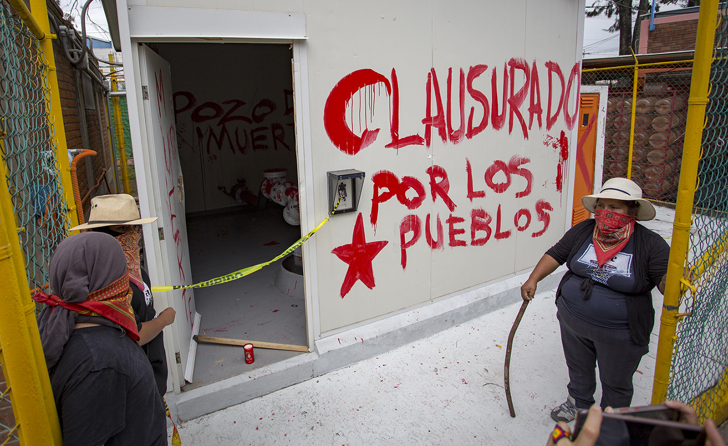 Pueblos Unidos toman planta Bonafont en Puebla