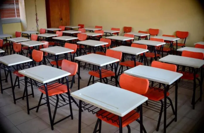 aula Foto tomada de la pagina del facebook de Claudia Sheinbaum la