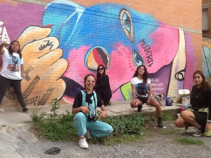 Espacio público e intervención de calle: mujeres en resistencia y grafiti antipatria ultural Femenil. Espacio público e intervención de calle: mujeres en resistencia y grafiti antipatria ultural Femenil.