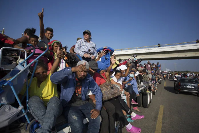 Caravana 24 Toda persona en contexto de movilidad humana podrá transitar libremente en autobús al interior de México