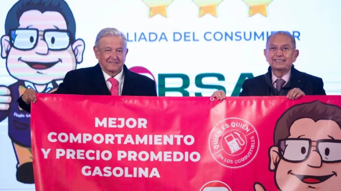 AMLO 06-12-21 AMLO Y Procurador Federal del Consumidor entregan reconocimientos a empresas gasolineras y gaseras