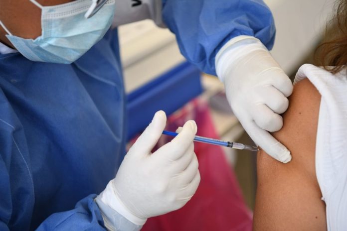 vacuna para personal educativo Detectan en México caso de nueva variante de influenza H3N2; autoridades refuerzan vigilancia y vacunación