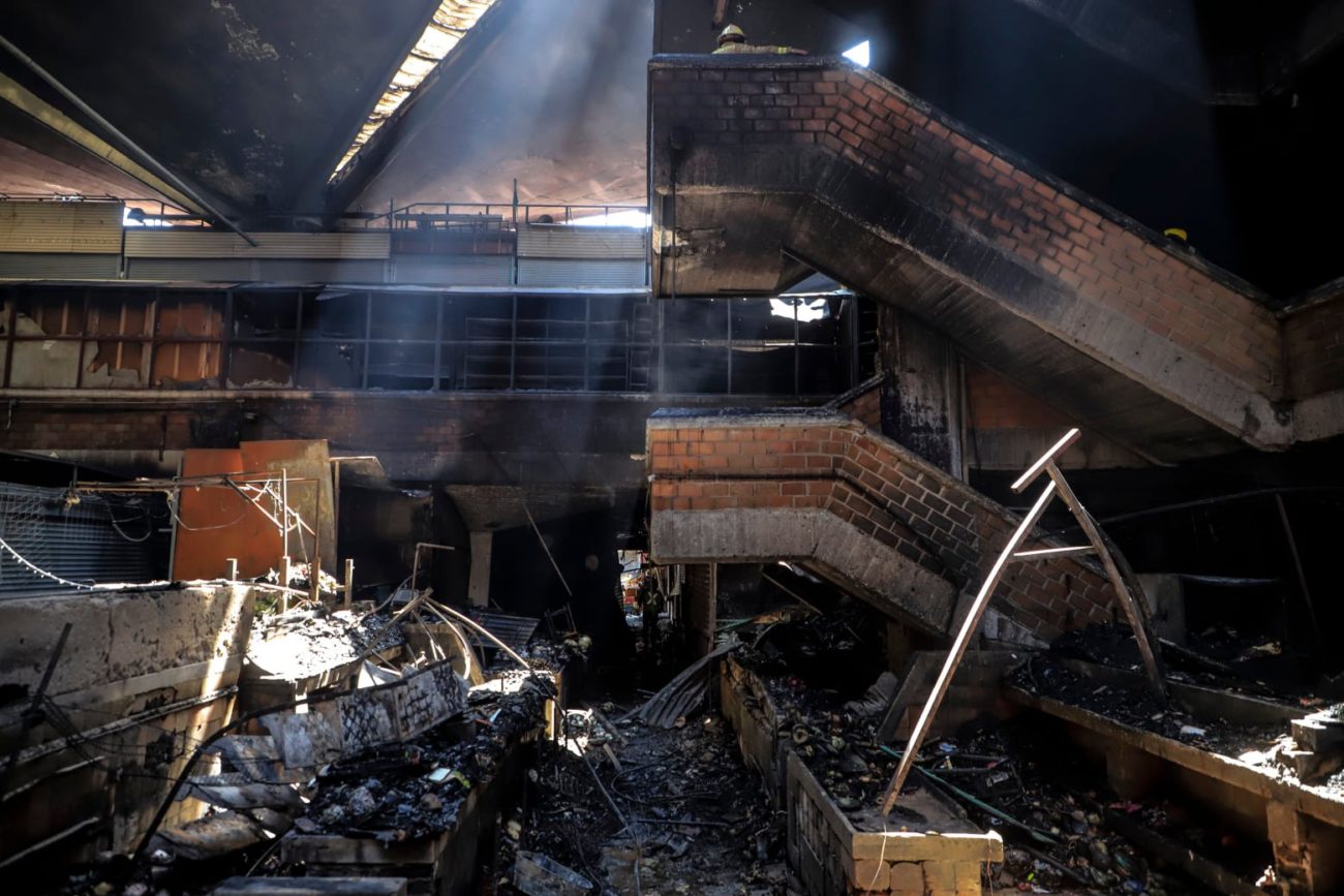  Incendio en el mercado San Juan de Dios deja 426 locales afectados