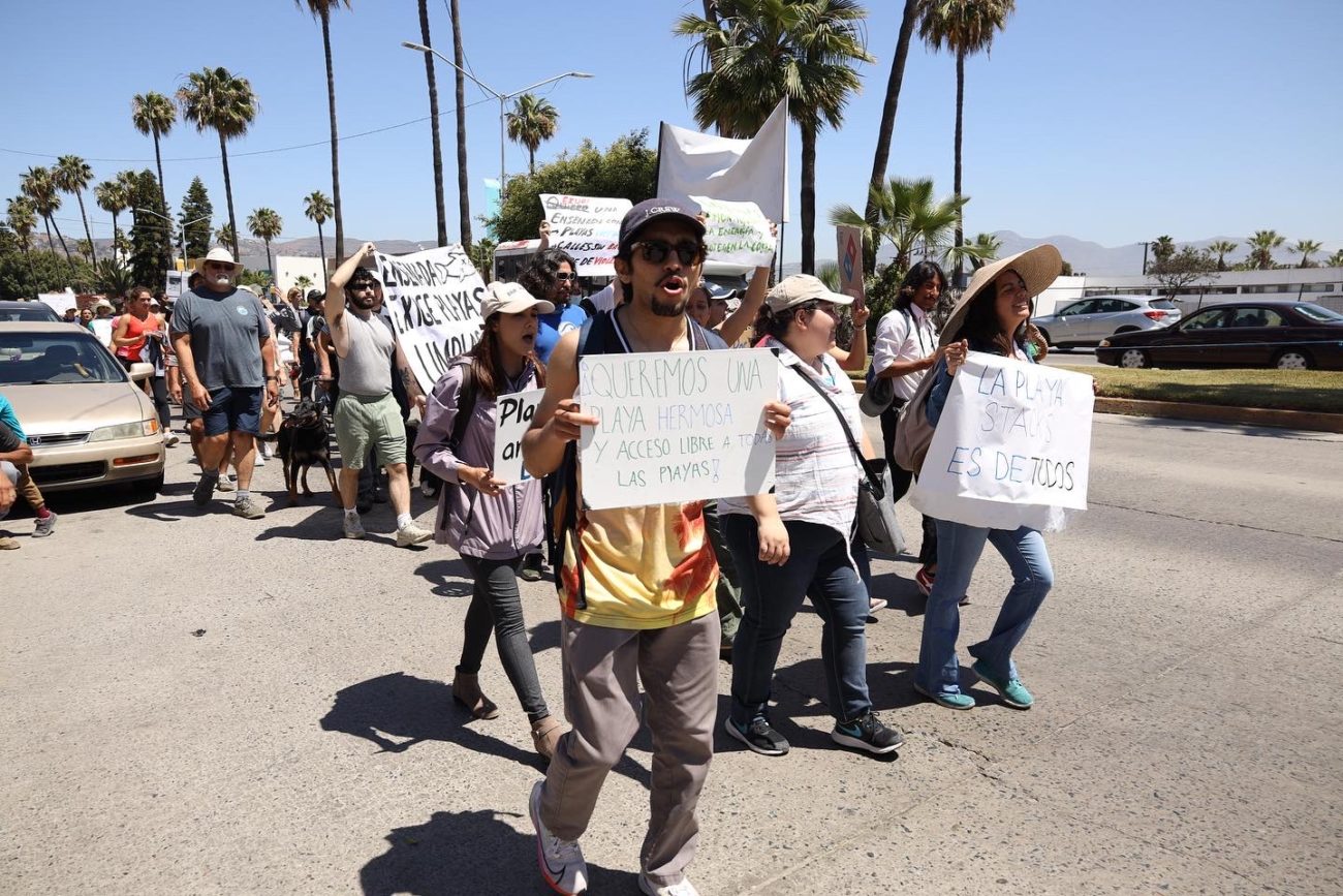 Las playas de Ensenada, entre la caca y la privatización