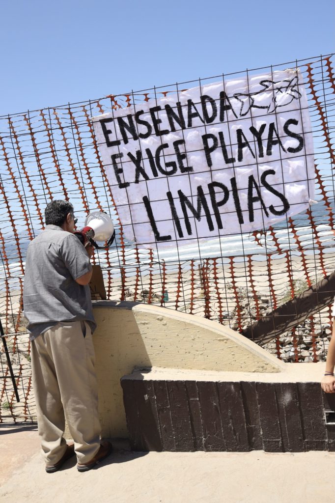 Las playas de Ensenada, entre la caca y la privatización