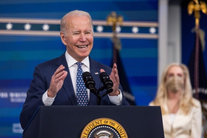 Joe Biden Quédate en México
