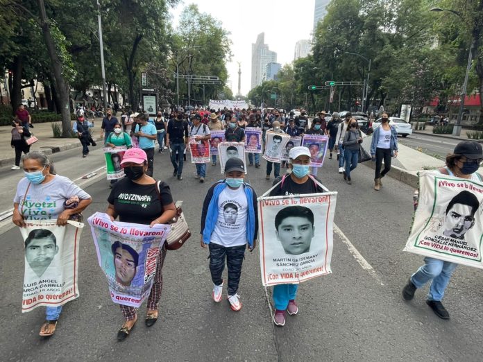 los 43 los 43 de Ayotzinapa