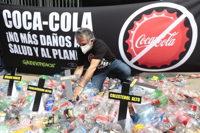 FcA658GacAAQ2R4 Coca-Cola residuos plásticos