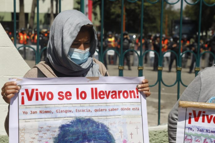 FdgztIRUUAAuxR9 Ayotzinapa Fiscal