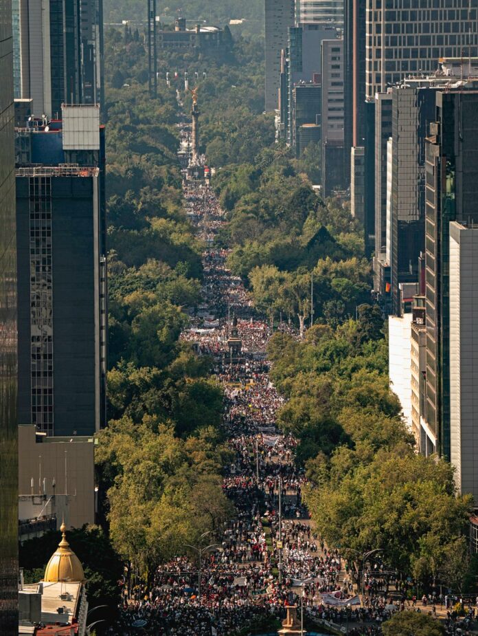 27-11-2022-Presidente-AMLO-Celebracion-por-4-A-de-Transformacion-02 Guerra de Marchas