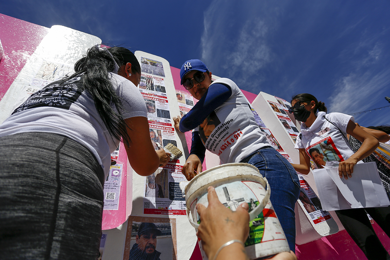 Aquí no hay nada que celebrar: Colectivo Luz de Esperanza protesta durante la celebración de los 481 años de la fundación de Guadalajara