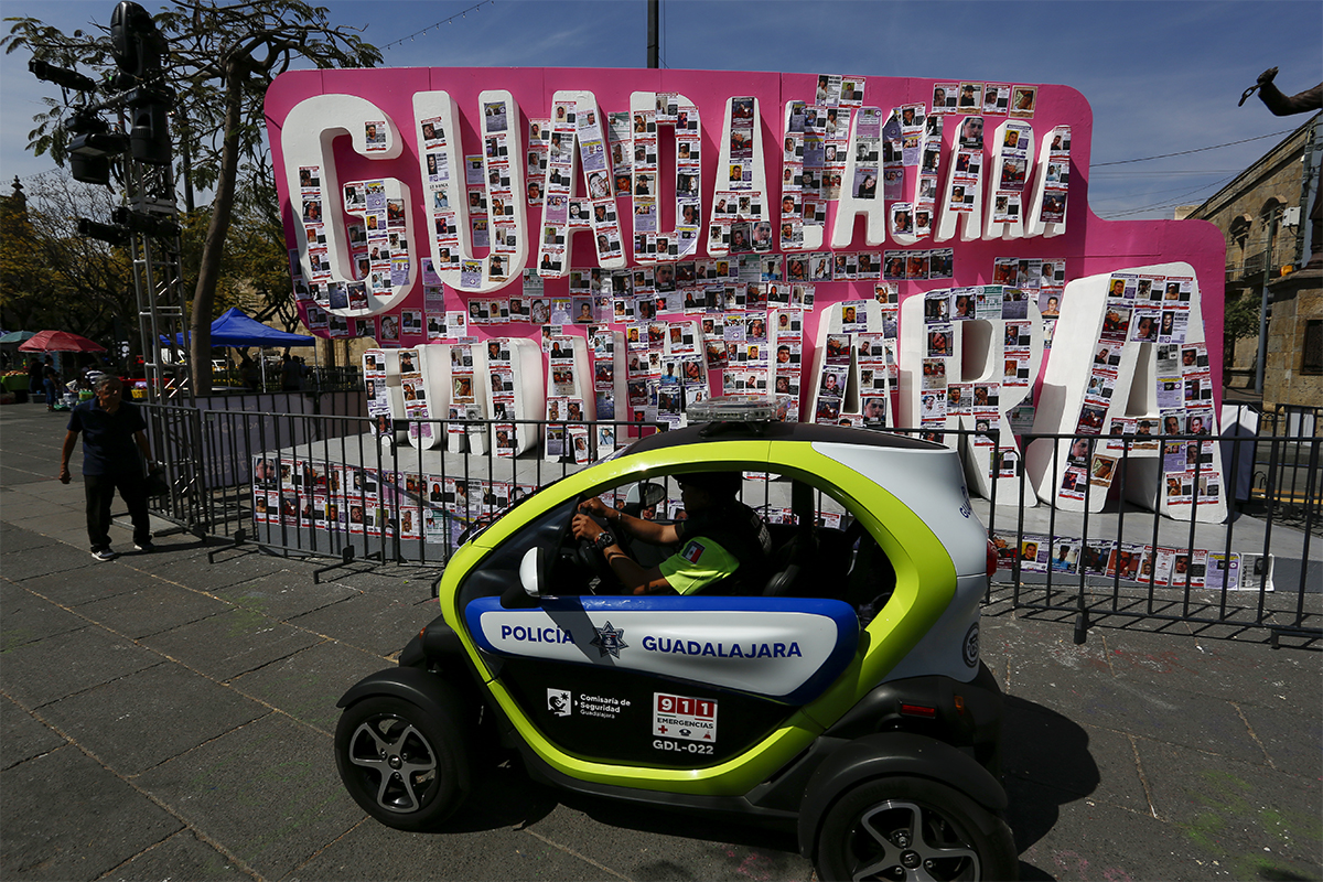 Aquí no hay nada que celebrar: Colectivo Luz de Esperanza protesta durante la celebración de los 481 años de la fundación de Guadalajara