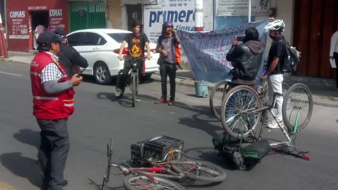 336594931_160900516872898_5720470618360682407_n Estudiantes de la UACM exigen justicia para Omar García, atropellado mientras se dirigía en bicicleta a su casa