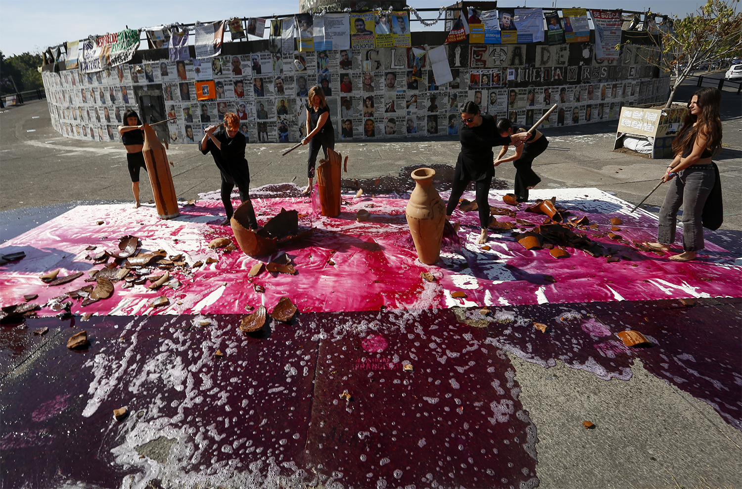 “México feminicida y transfeminicida”: el cierre de un performance para combatir la violencia machista