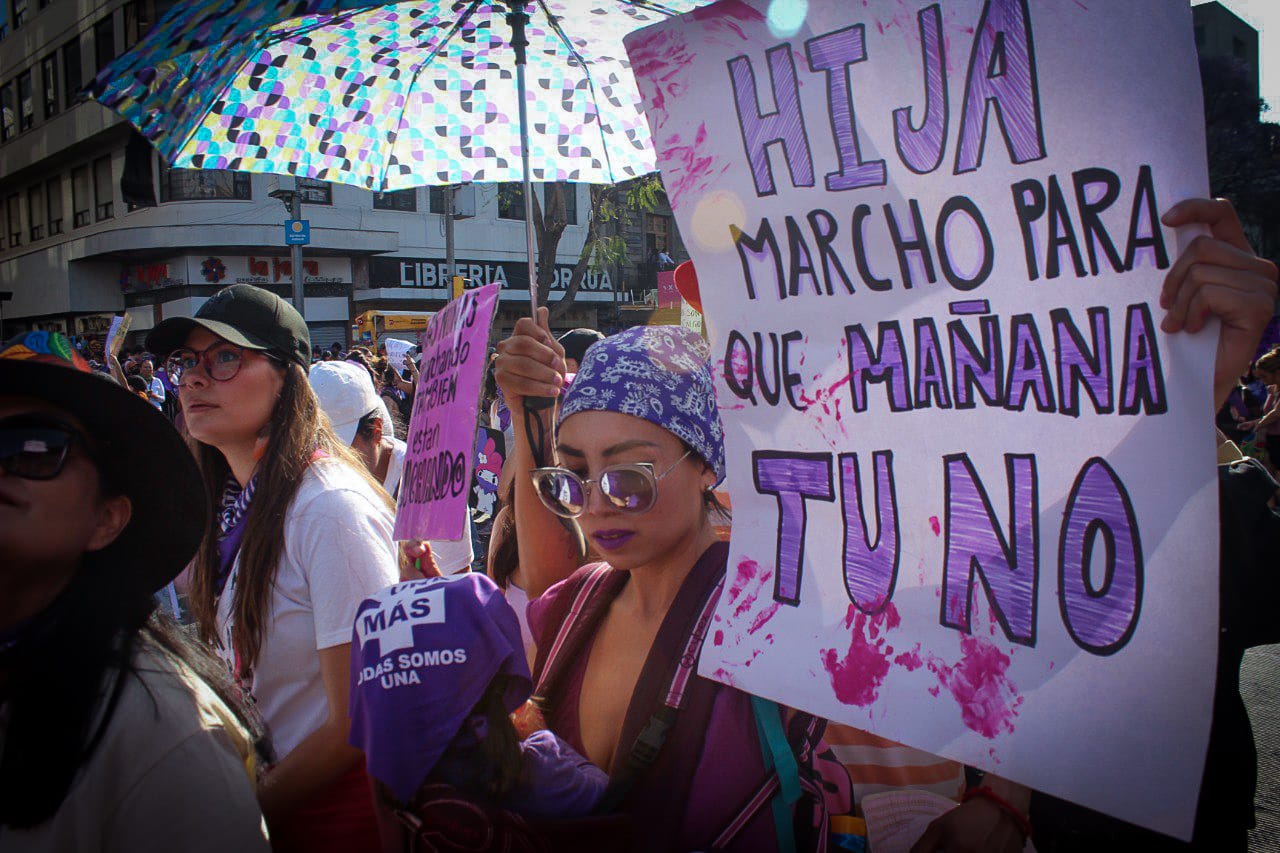 #8M: La marea violeta inundó las calles de la CDMX con noventa mil asistentes