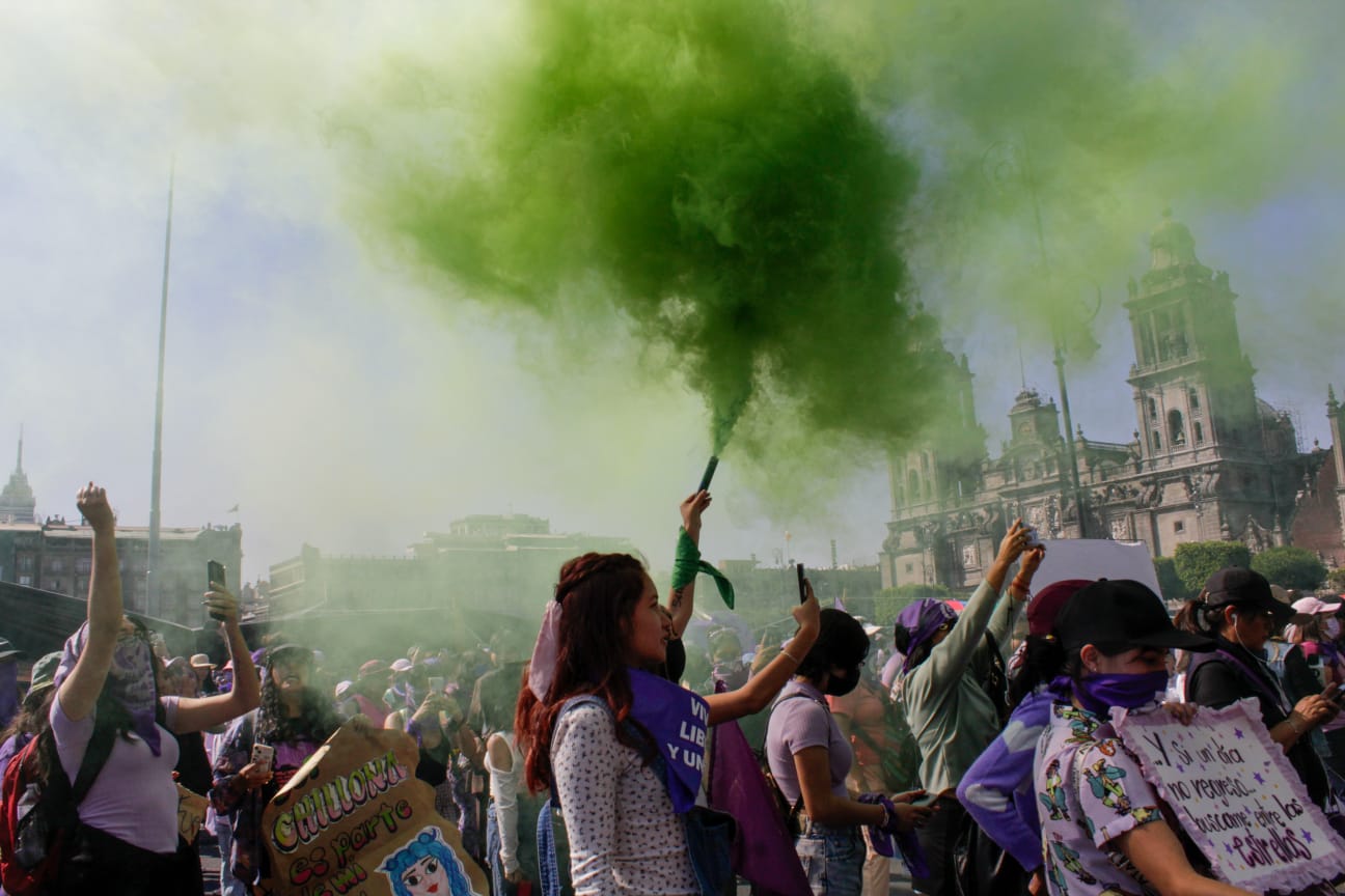 #8M: La marea violeta inundó las calles de la CDMX con noventa mil asistentes