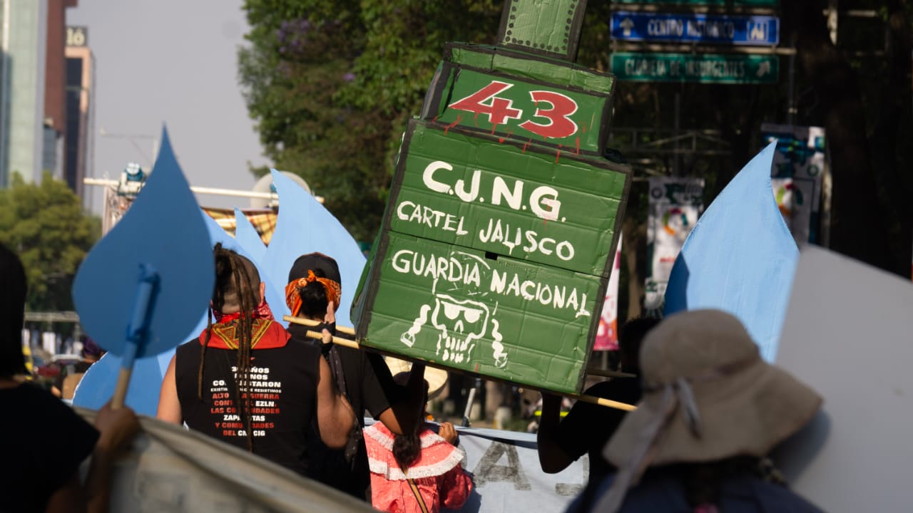 Marchan en la CDMX contra el despojo del agua