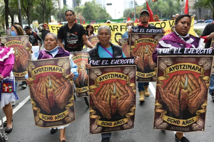 Ayotzi 4 Familias de los 43 estudiantes desaparecidos exigen justicia tras 103 meses de lucha