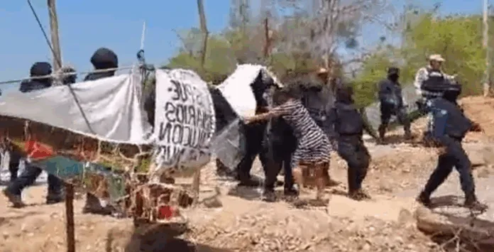 Desaloja el Campamento Tierra y Libertad en Oaxaca
