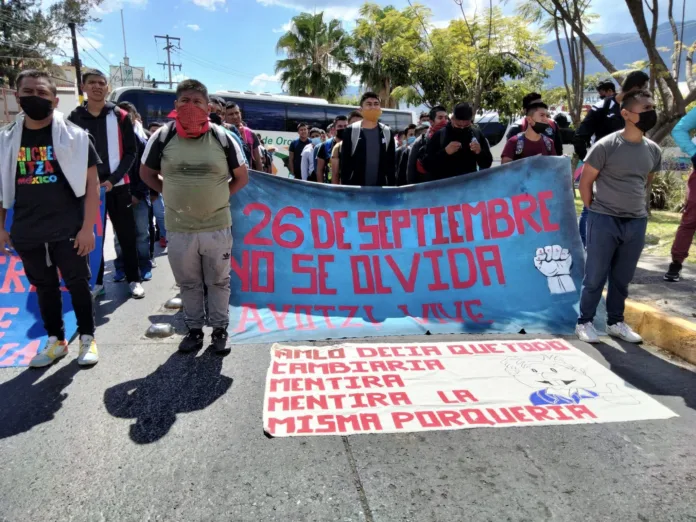 349458666_926876345224709_6640118073797793862_n AMLO no ha cumplido su compromiso para dar con el paradero de los 43