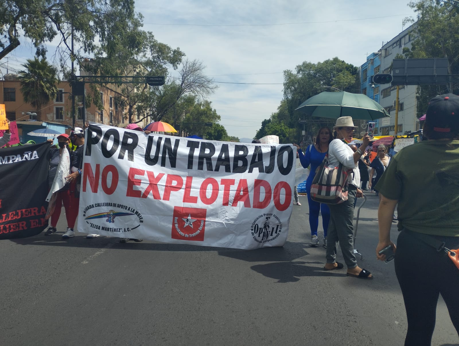 Trabajadoras sexuales marchan en defensa de sus derechos laborales en Ciudad de México