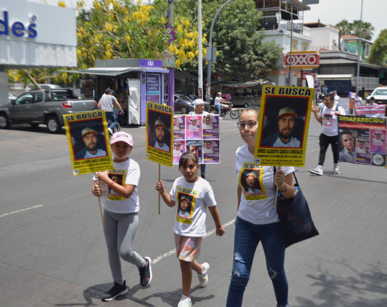 Familias buscadoras marchan y presentan pliego petitorio con exigencias