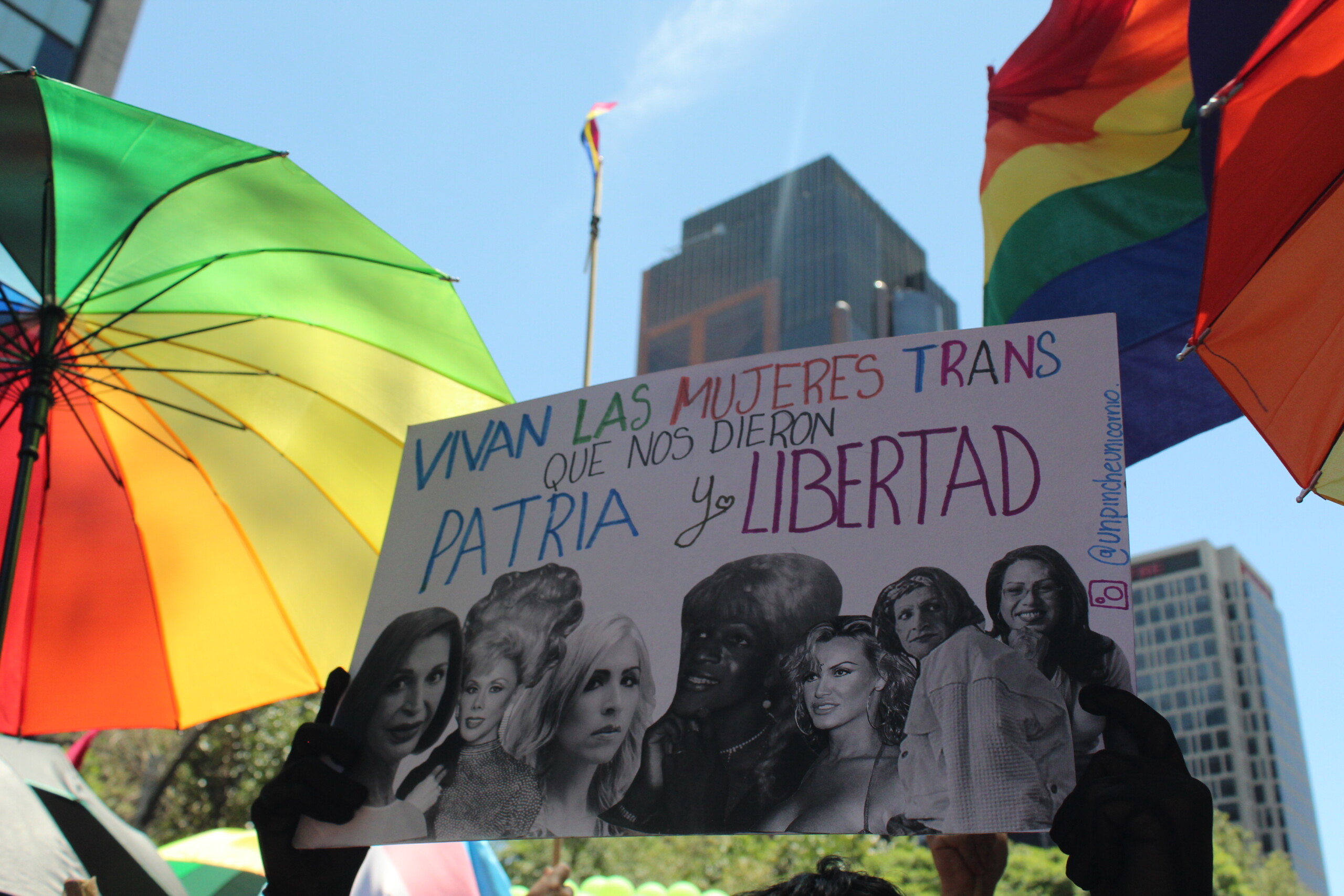 Marcha por el orgullo LGBTIQA+: Un arcoíris salió en el Ángel de la Independencia