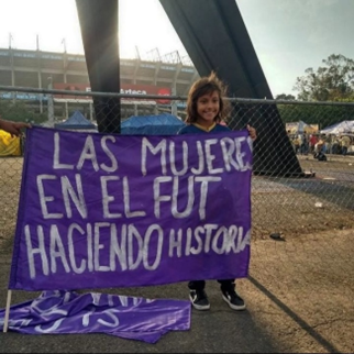 Barra Feminista lucha por un fútbol diferente e igualitario