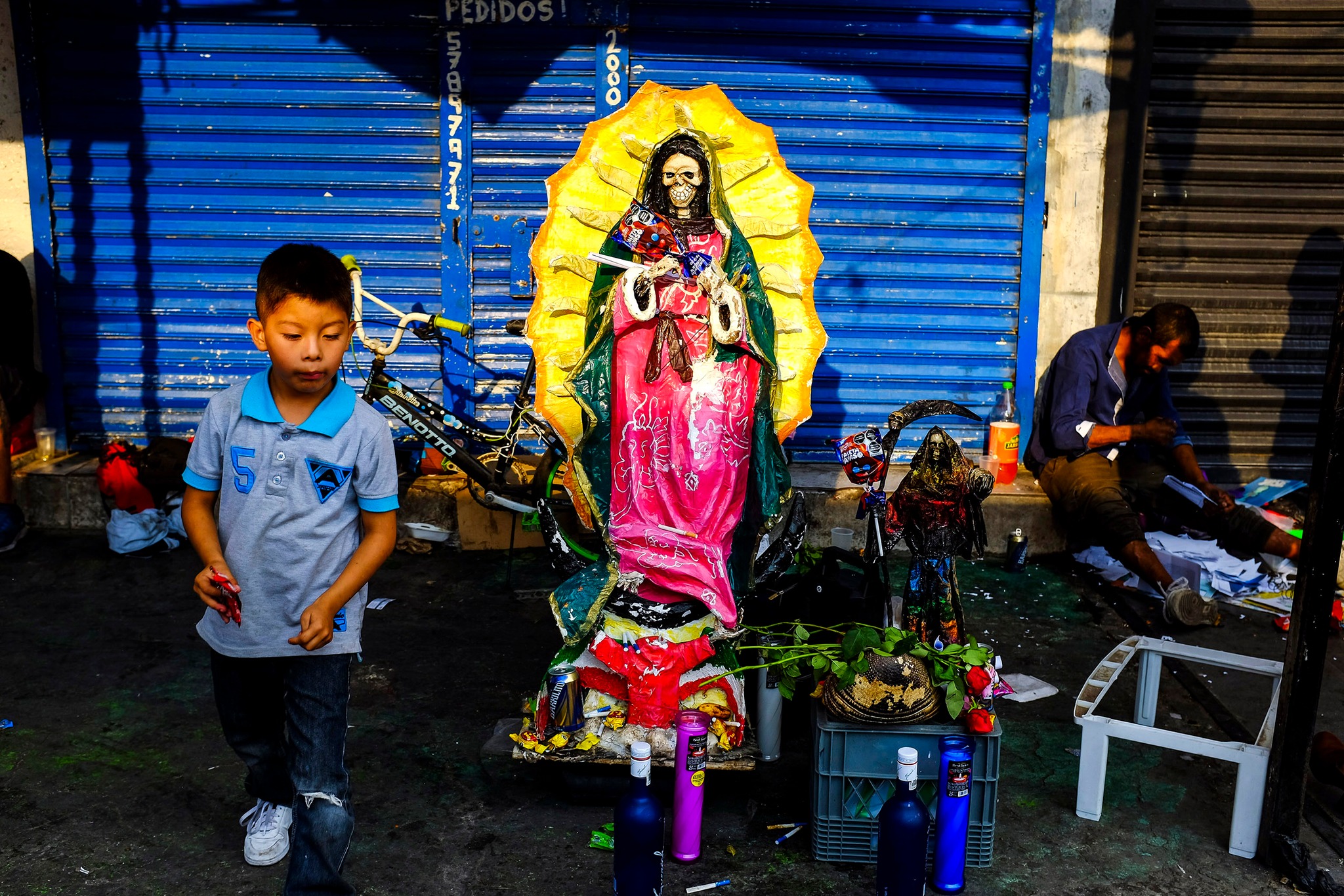 La Niña Blanca: Un Culto en las Sombras que Desafía las Convenciones Religiosas