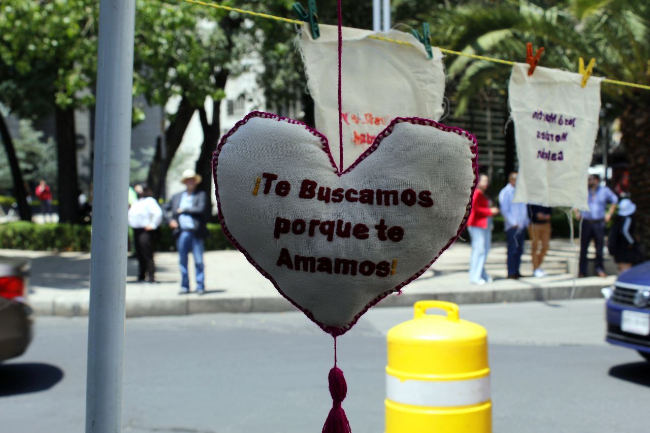 Manifestación por Dia Internacional de Víctimas de la Desaparición Forzada en la Glorieta de las y los Desaparecidos