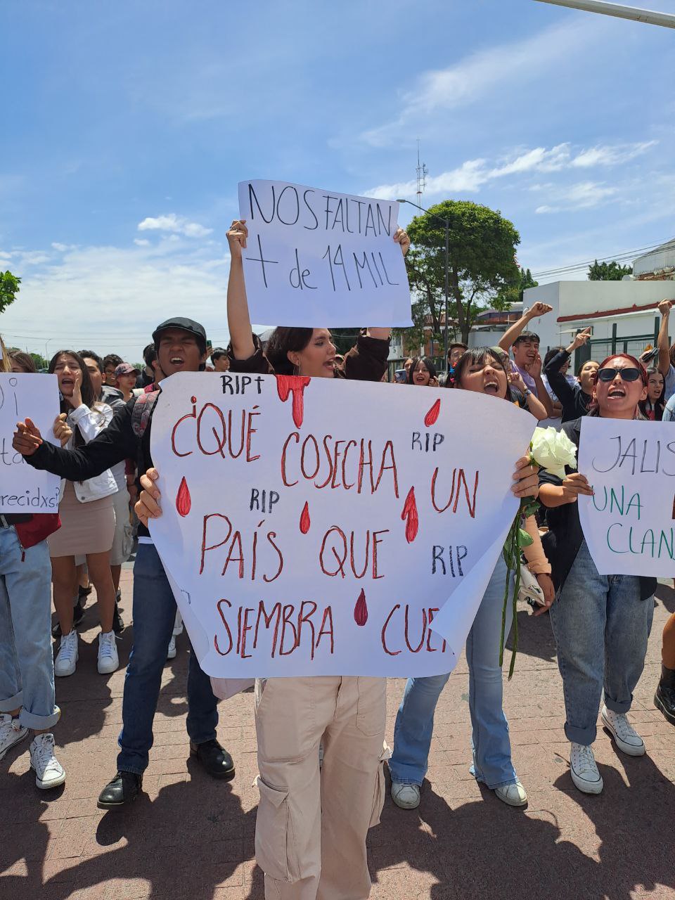 Estudiantes de la UdeG exigen un alto a la violencia y desapariciones en Jalisco