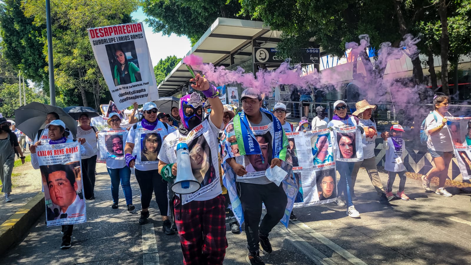 Marchan en Puebla en conmemoración del Día de las Víctimas de Desapariciones Forzadas