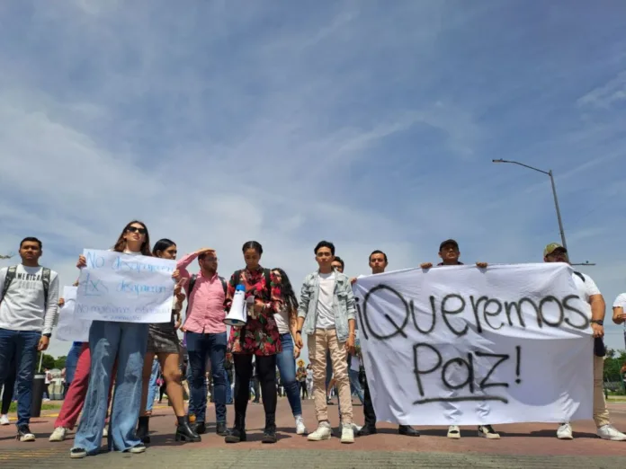 photo5122856155822009634-1068x801 Estudiantes de la UdeG exigen un alto a la violencia y desapariciones en Jalisco