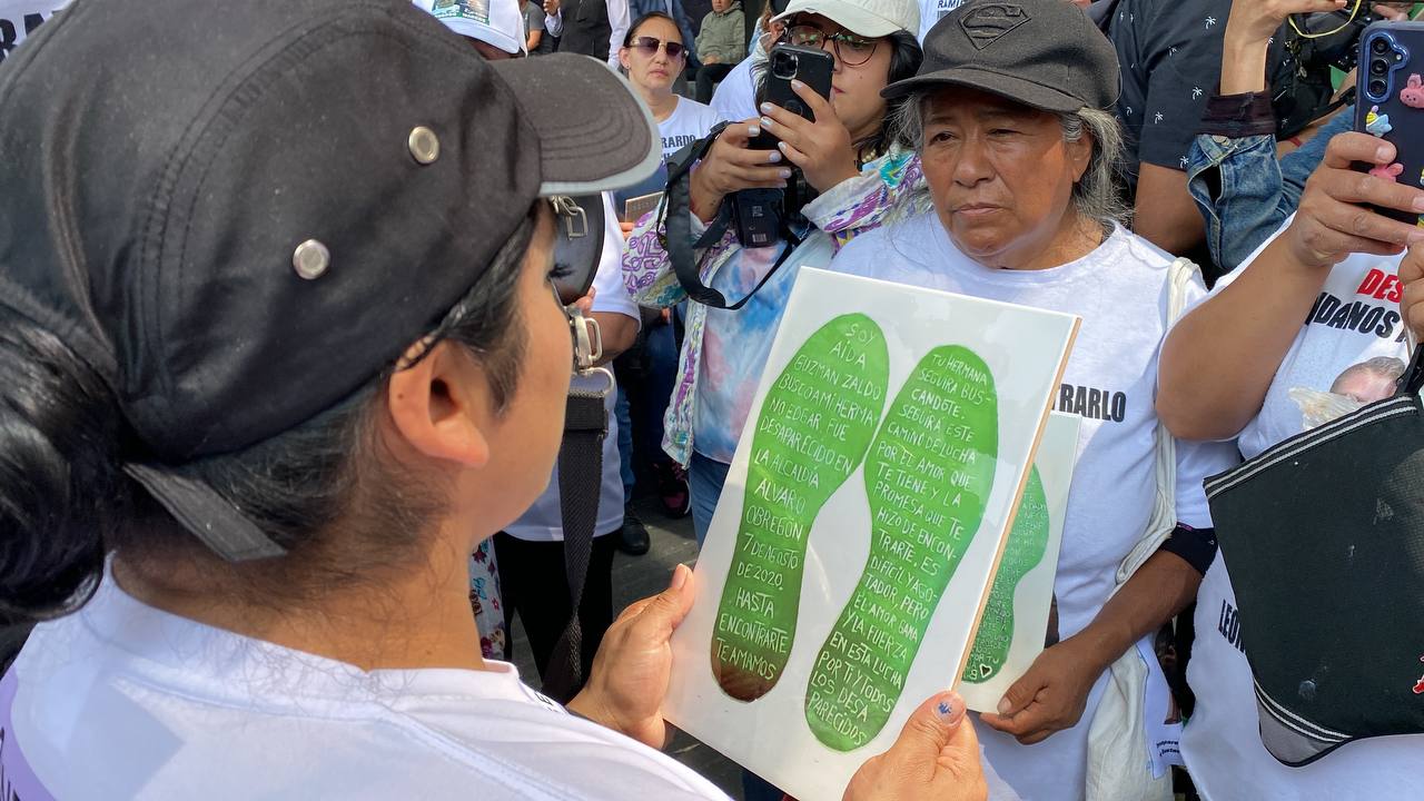 “No claudicaremos en nuestra lucha por encontrarles”: colocan nuevas losetas de búsqueda frente a la FGR