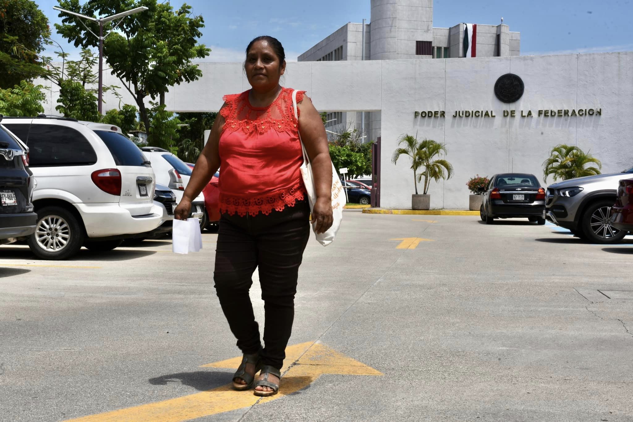 Inés Fernández, víctima de tortura sexual por elementos castrenses, sigue exigiendo justicia después de 21 años de lucha.