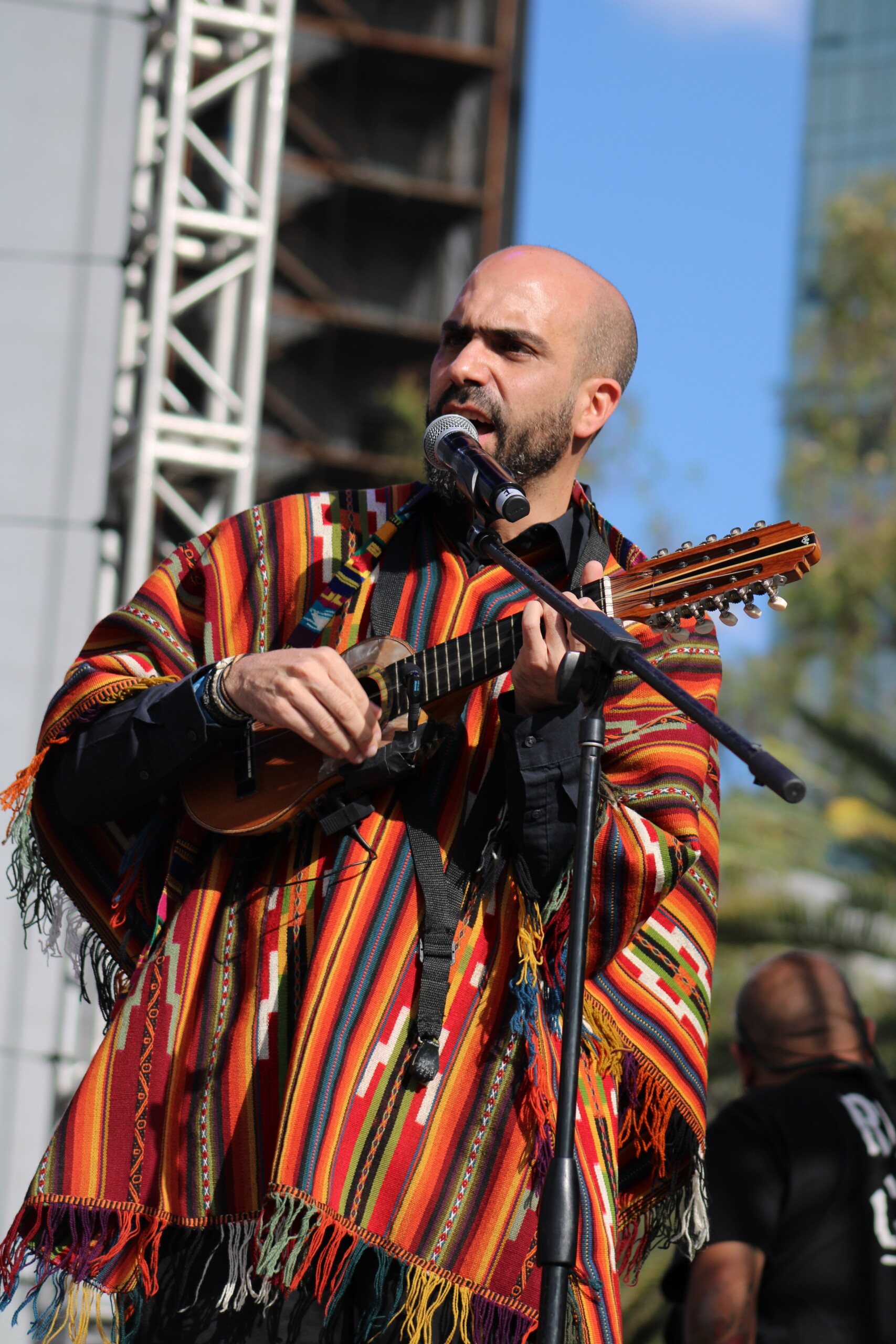 Así fue el concierto “México le canta a Chile” en memoria del Golpe de Estado en Chile