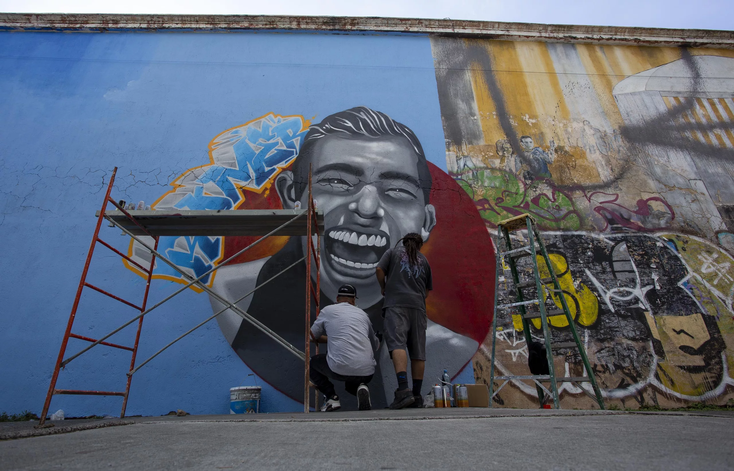 Colectivo Luz de Esperanza pinta mural en honor a las personas desaparecidas de Jalisco