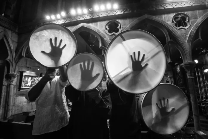 Tambuco celebra su 30 aniversario con una procesión de percusiones callejera