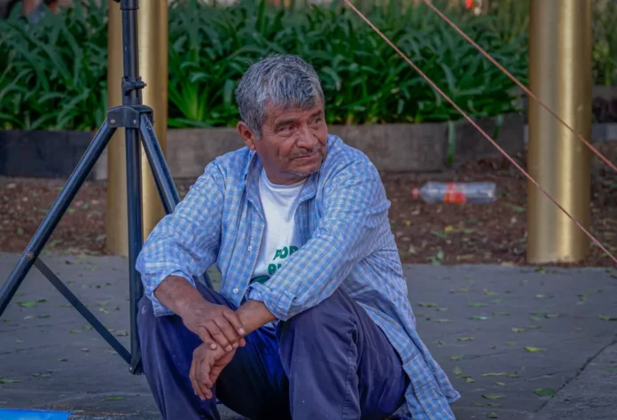 Víctor El Cartulinas Huelga