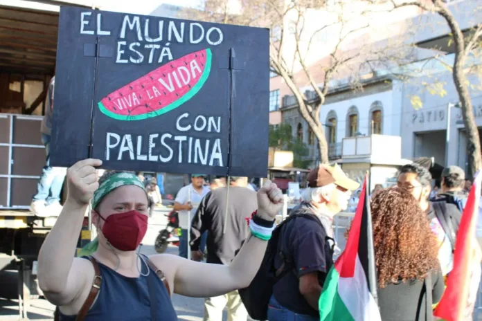 ec4ee1c5-3950-4ba0-b79e-0768351579a6 Manifestantes en Ciudad de México Exigen Cese de Relaciones con Israel en Apoyo a Palestina