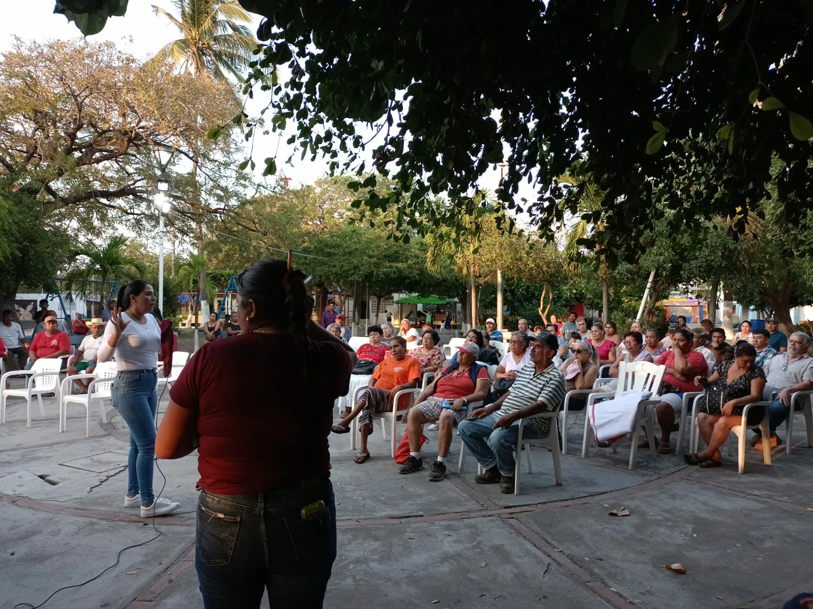 Cuyutlán y Armería exigen transparencia y rechazan proyectos de empresas como Fermachem y Presforza