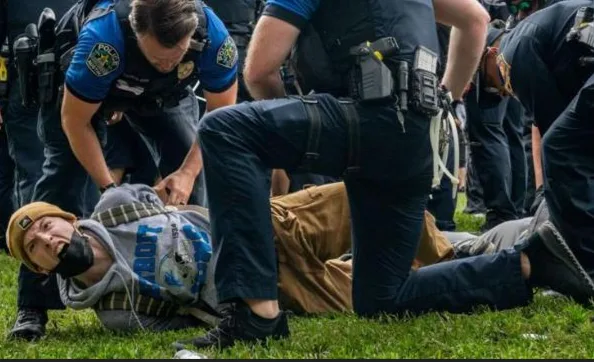 Foto: Captura de pantalla | Detención contra estudiantes de la universidad de Yale, Columbia, Universidad de New York, no han parado hasta el momento. Foto: Captura de pantalla | Detención contra estudiantes de la universidad de Yale, Columbia, Universidad de New York, no han parado hasta el momento en Estados Unidos.