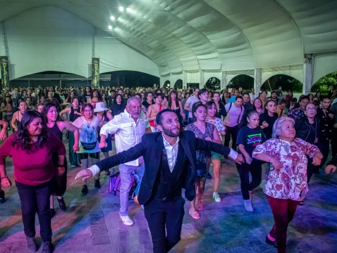 sonidero 1 Bajo el lema “ Provocando el movimiento” Musas sonideras hacen vibrar C.U en el cierre del Día Internacional de la Danza.