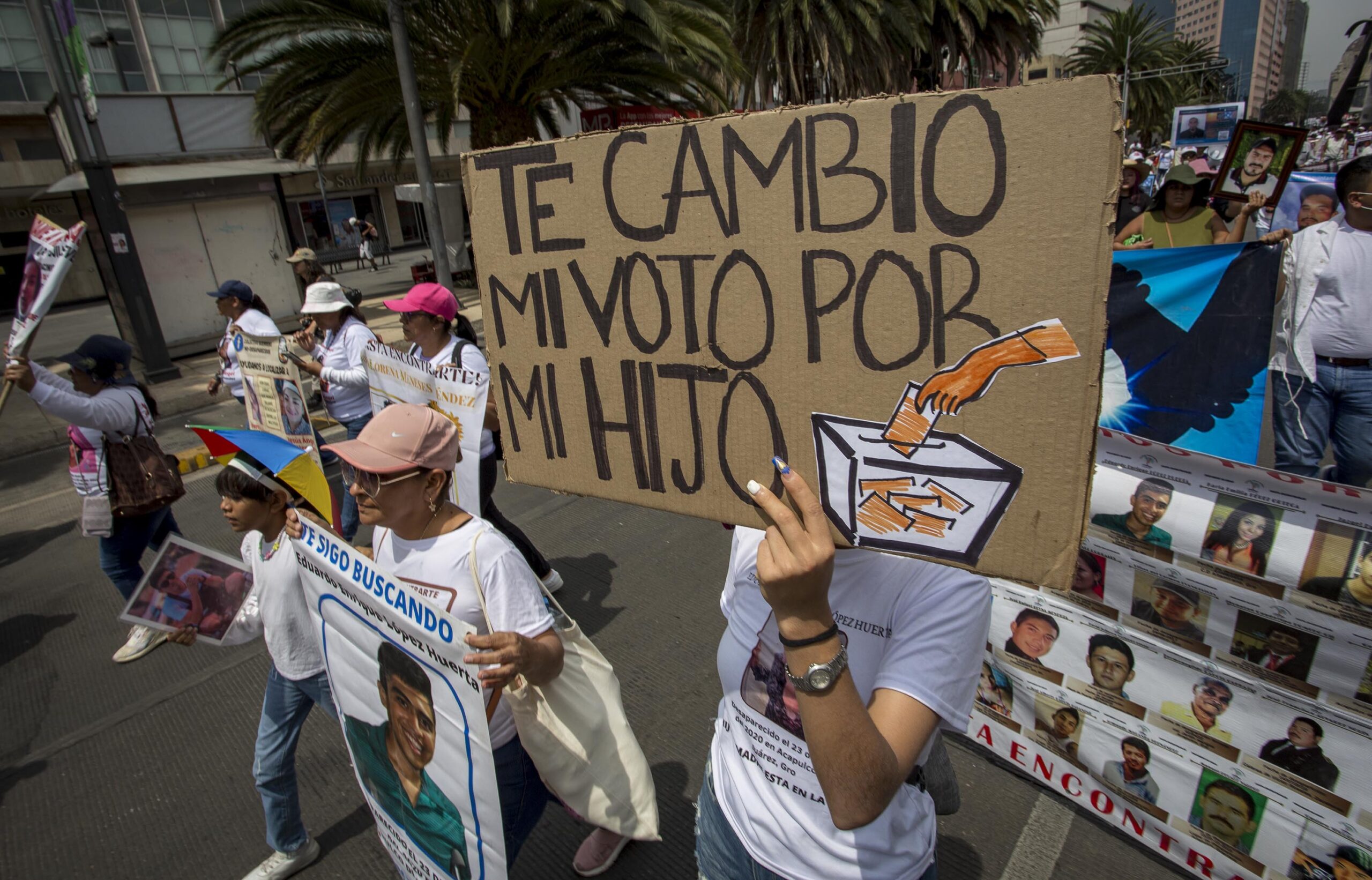 Postales de Dignidad: Así marcharon Madres Buscadoras este 10 de mayo