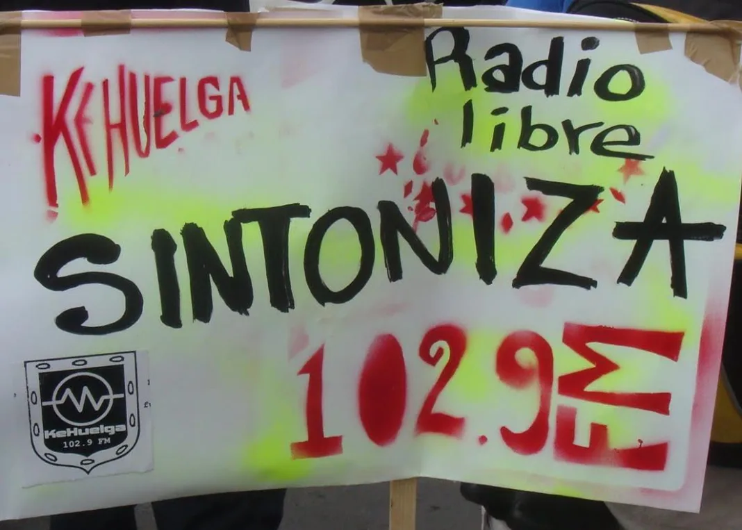 456527_455372957836514_691416988_o La Ké Huelga Radio 102.9 fm micrófonos y antena al servicio de las ideas